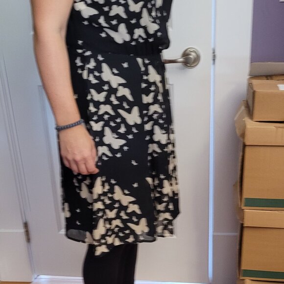 Ladies Black & Cream lined dress, EUC - Picture 2 of 4